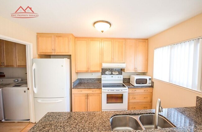 Building Photo - 1355 Sage Hen Way