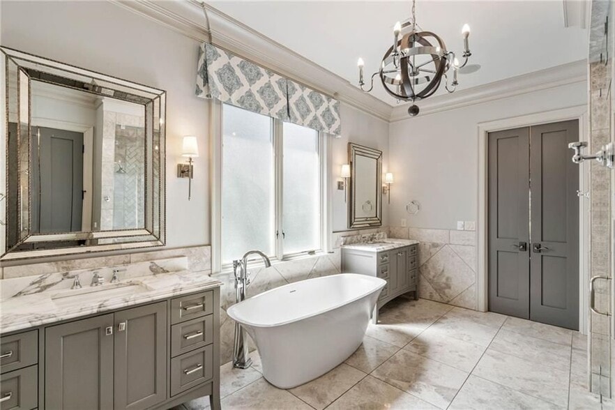 Building Photo - 5265 Peachtree Dunwoody Rd NE