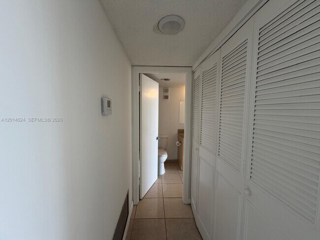 Building Photo - 1200 NE Miami Gardens Dr