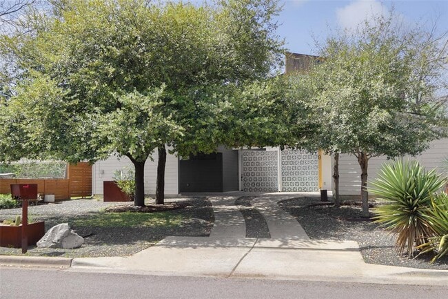 Building Photo - 4420 Mt Vernon Dr