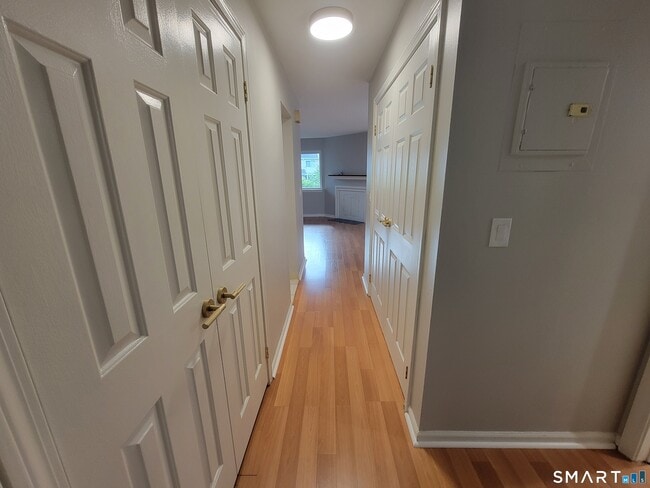 Building Photo - 303 Willow Springs
