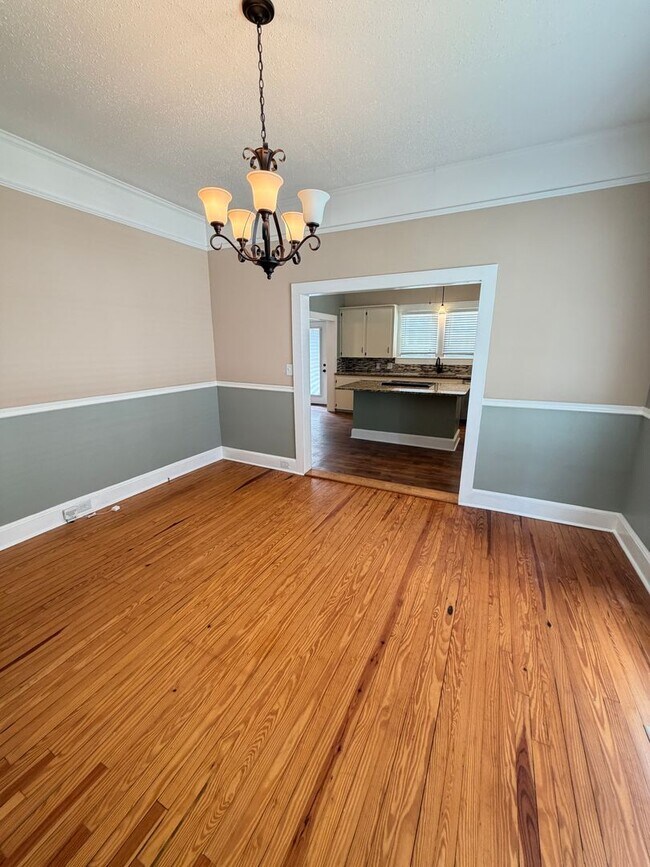Building Photo - Charming & Spacious 3-Bedroom Home with a Large Fenced Yard!