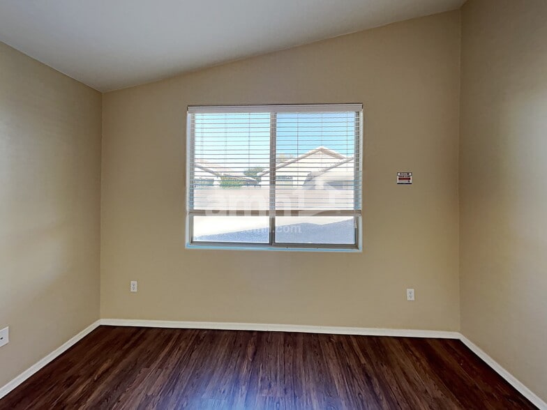 Building Photo - 4013 E Shadow Branch Dr