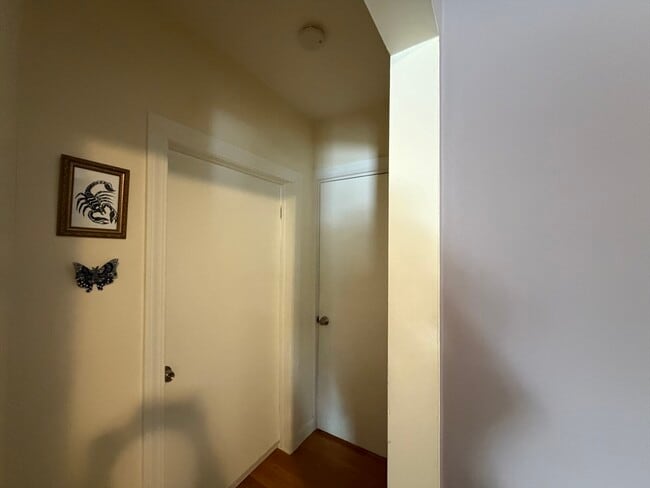 Building Photo - 274 Newtonville Ave