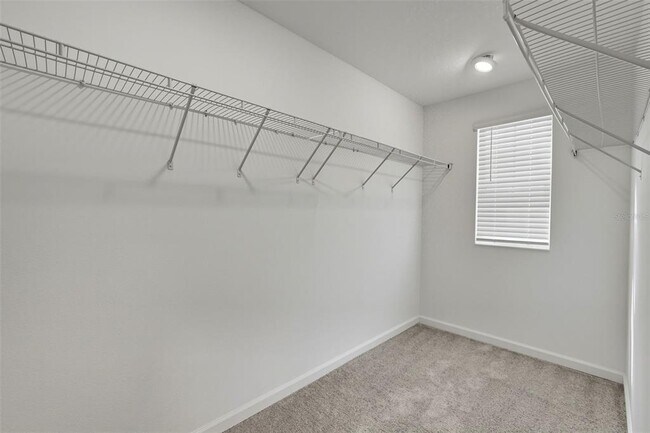 Building Photo - 724 Daring Dr