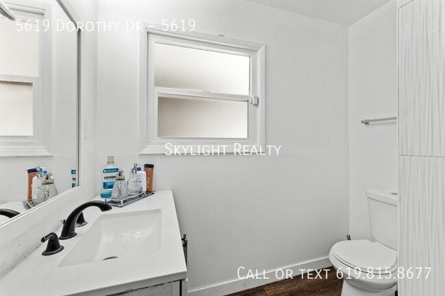 Building Photo - 5619 Dorothy Dr