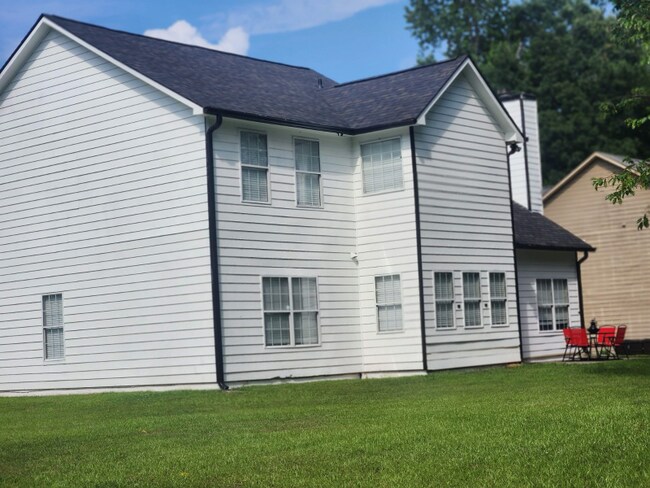 Building Photo - 1125 Reunion Pl SW