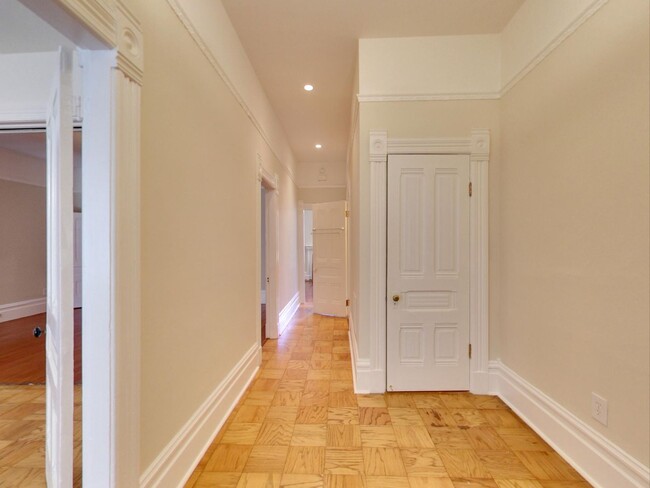 Building Photo - Beautiful 3 Bedroom in Duboce Triangle!!