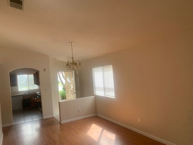 Building Photo - 8400 Persimmon Dr