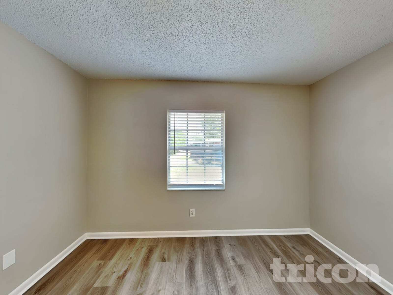 Building Photo - 1404 Fernwood Pl