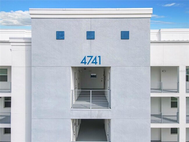 Building Photo - 4741 Clock Tower Dr