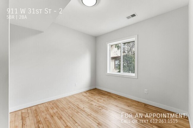 Building Photo - 911 W 31st St