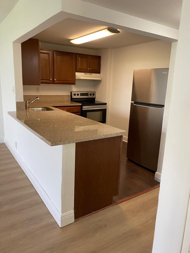 Building Photo - 9143 SW 77th Ave