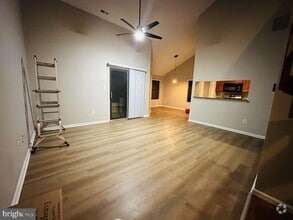 Building Photo - 323 Georgia Ct