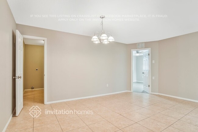 Building Photo - 10582 Jane Eyre Dr