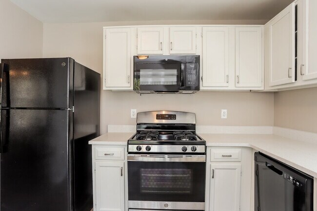 Building Photo - 3721 Riverside Pkwy