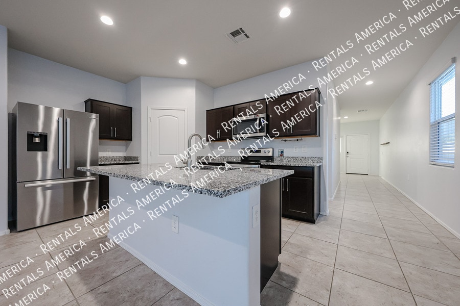 Building Photo - 36472 W San Capistrano Ave