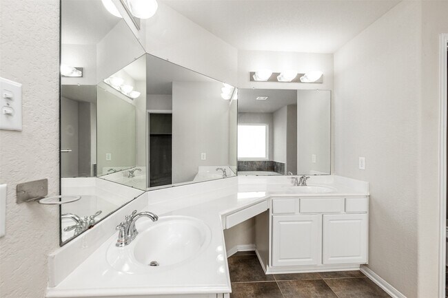 Building Photo - 18811 Calla Spring Dr