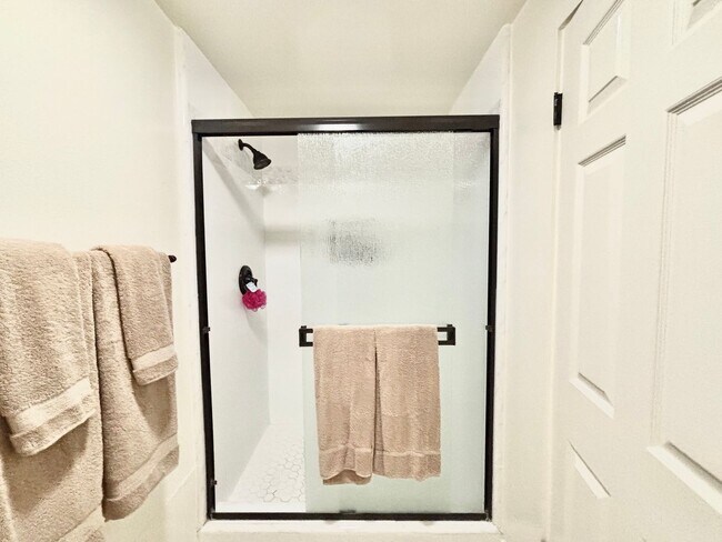 Building Photo - 2551 Greencastle Ct