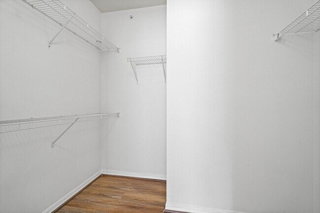 Building Photo - 6400 Emerald Dunes Dr