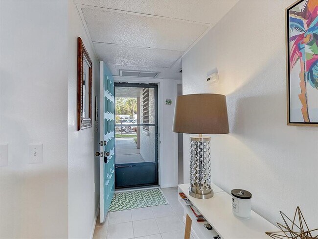 Building Photo - 307 Timber Lake Dr