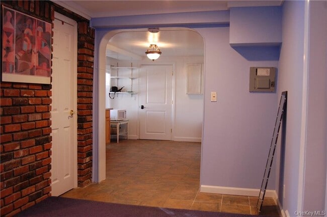 Building Photo - 147 Shear Hill Rd