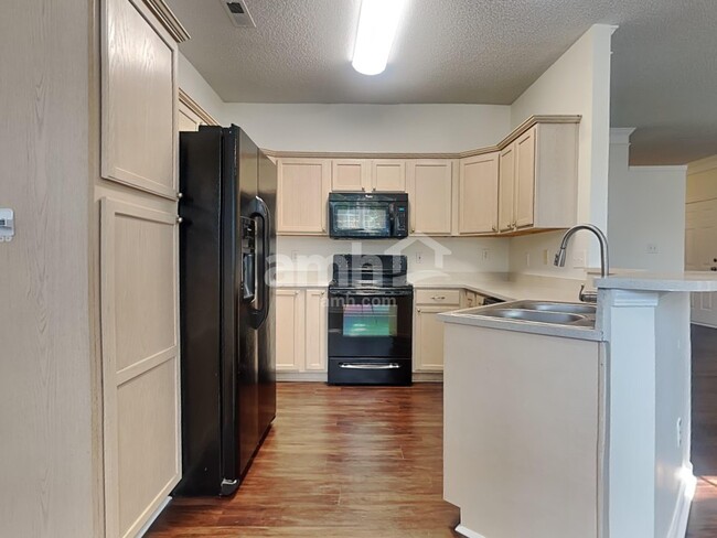 Building Photo - 6043 Shining Oak Ln