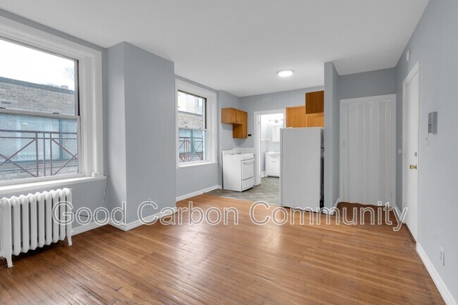 Building Photo - 131 Allen St