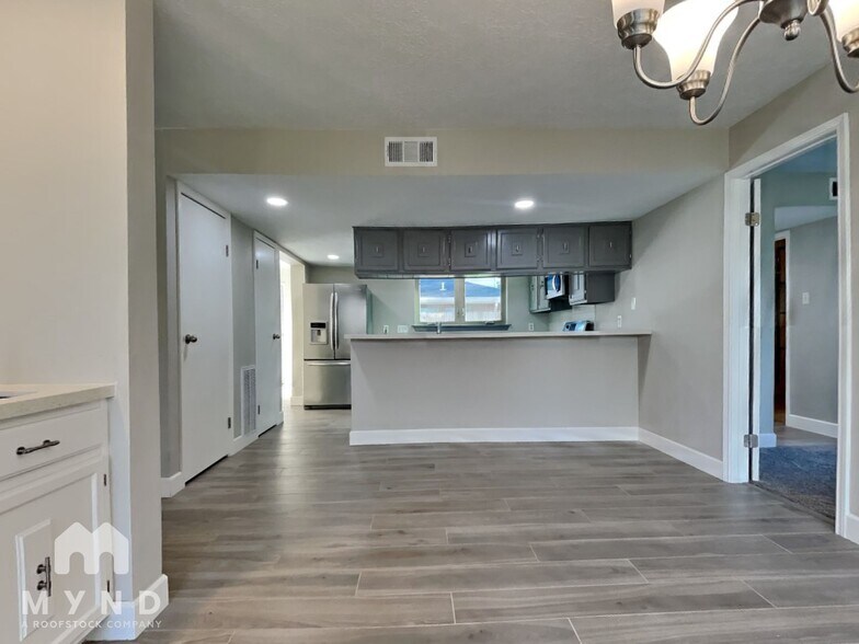 Building Photo - 15726 Pipers View Dr