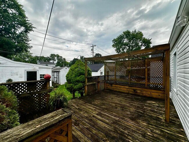 Building Photo - 2778 Bellwood Ave