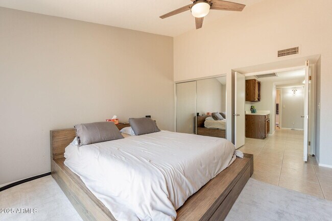 Building Photo - 3829 E Ahwatukee Dr