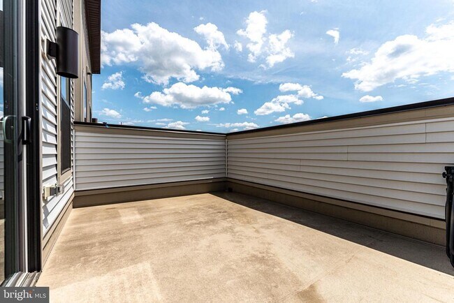 Building Photo - 2503 Emerald Branch Dr