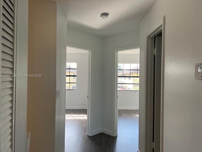 Building Photo - 1125 NE 210th Terrace