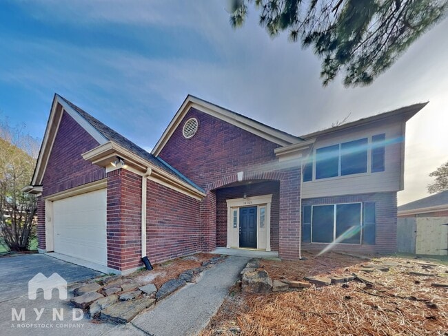 Building Photo - 18163 Holly Green Dr