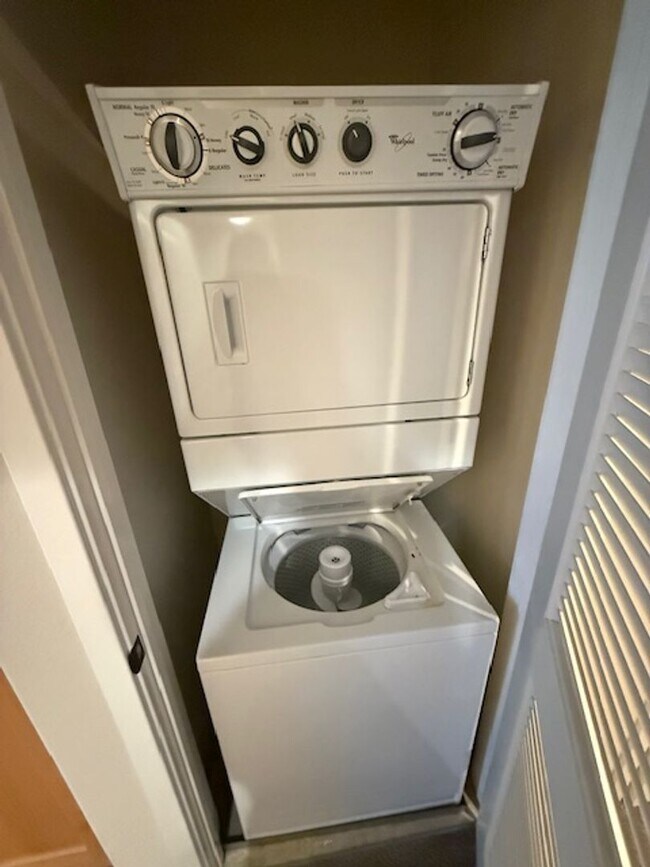 Building Photo - Well-Kept 2BD/2BA Condo Near Downtown Livermore! - Extra Large 2.5 Car Garage with Additional Sto...