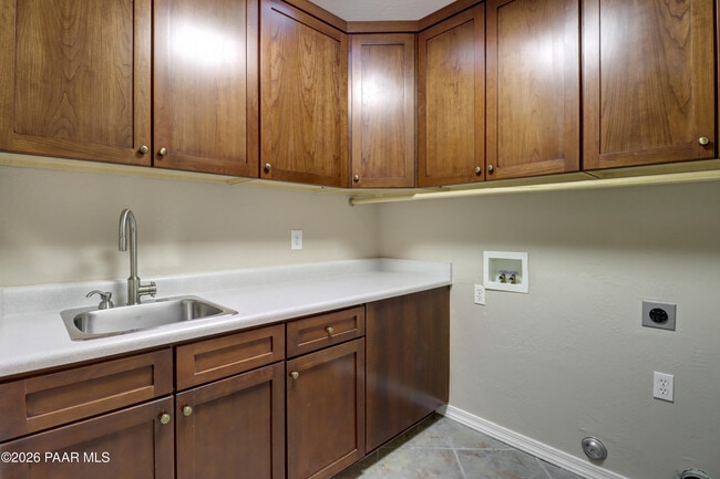 Building Photo - 1681 St Andrews Way