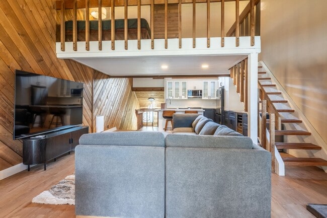 Building Photo - Spacious Snowcreek III Condo – Winter Rental