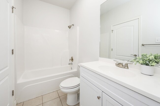 Building Photo - 1511 Don Camilo Blvd