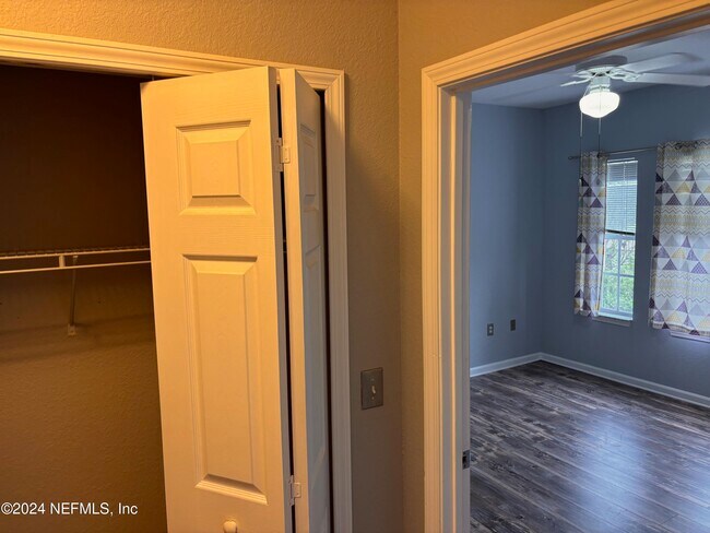 Building Photo - 10075 GATE N Pky