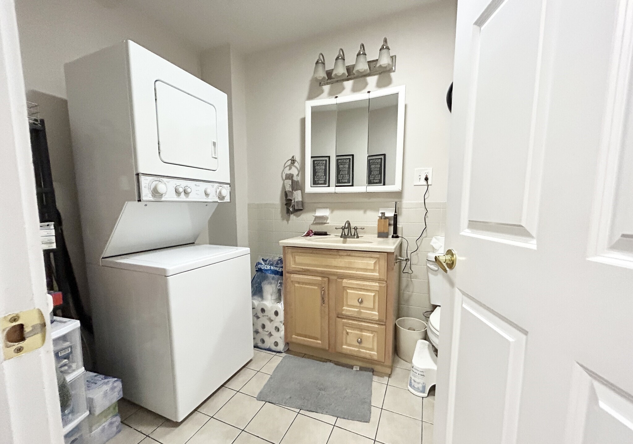 Building Photo - 916 Dorchester Ave