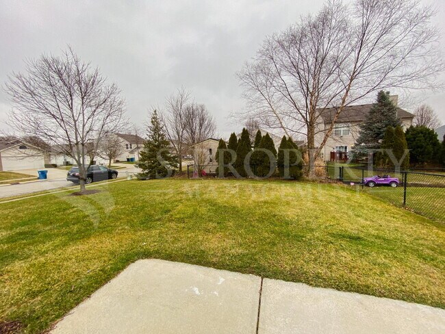 Building Photo - Welcome home to this charming 4-bedroom, 2.5-bath home in Noblesville!