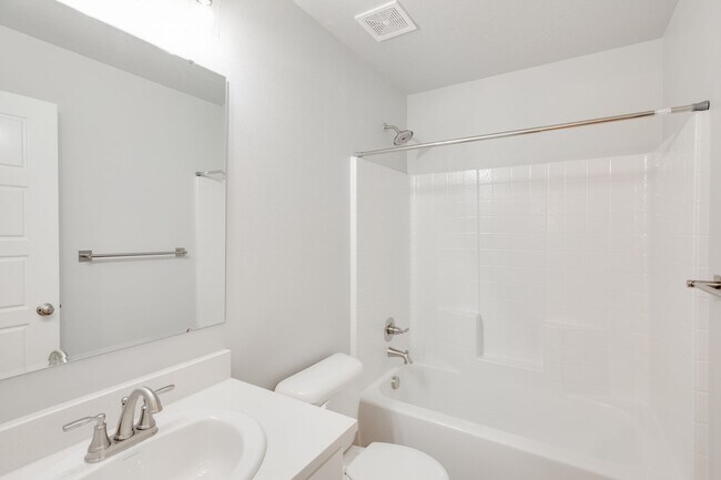 Building Photo - 322 S Echo Cyn Ave