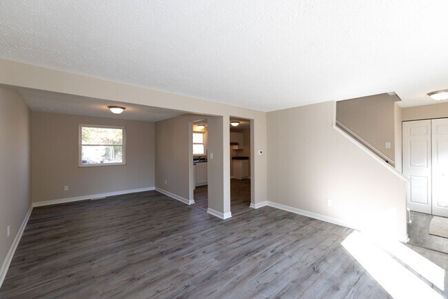 Building Photo - 4 bed 2.5 bath 2 story home with full deck located in Decatur Township