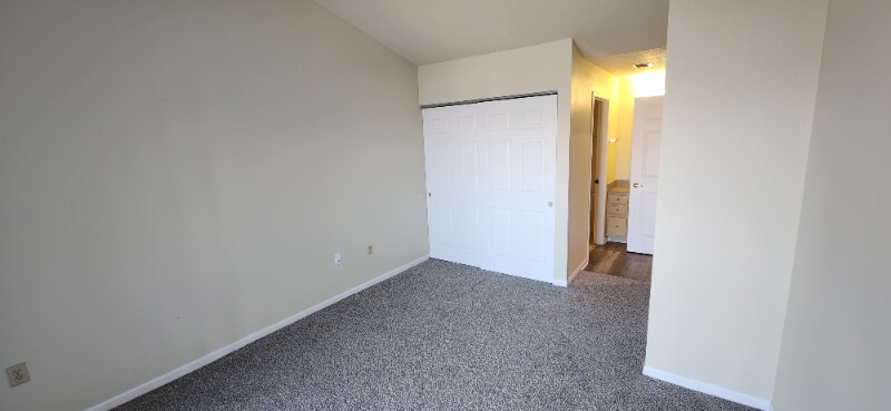 Building Photo - 10085 W Lisbon Ave