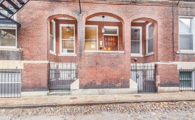 Building Photo - 29 Fayette St