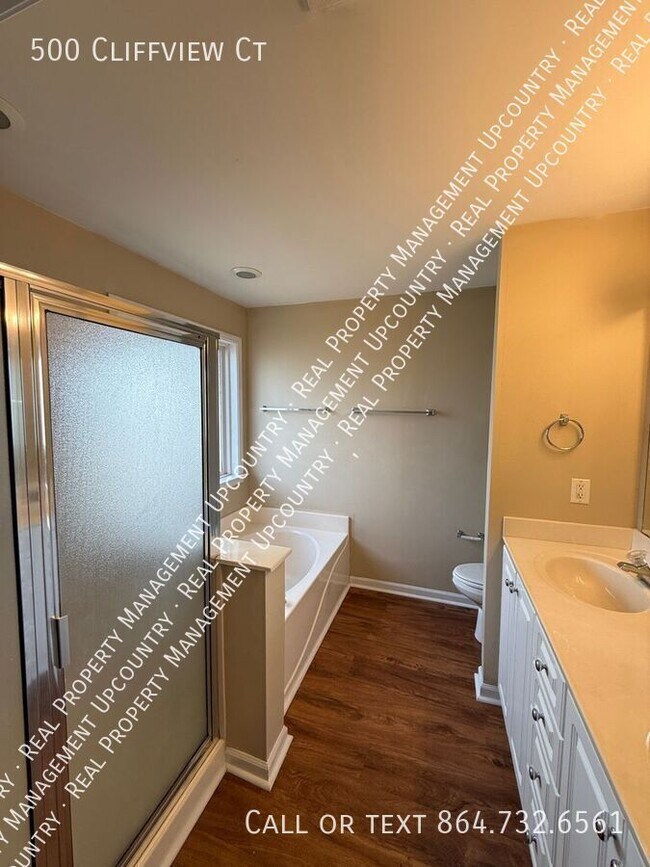 Building Photo - 500 Cliffview Ct