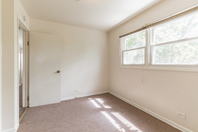 Building Photo - 444 W Hickory St