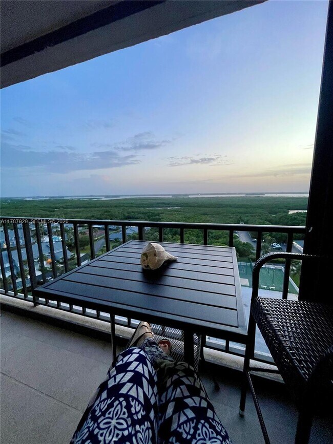 Building Photo - 5047 N Hwy A1A