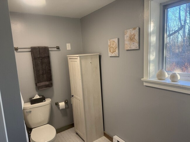Building Photo - Renovated Spectacular Lakefront Carriage H...