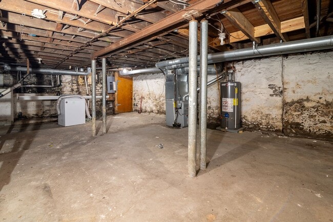 Building Photo - 418 E 17th Ave